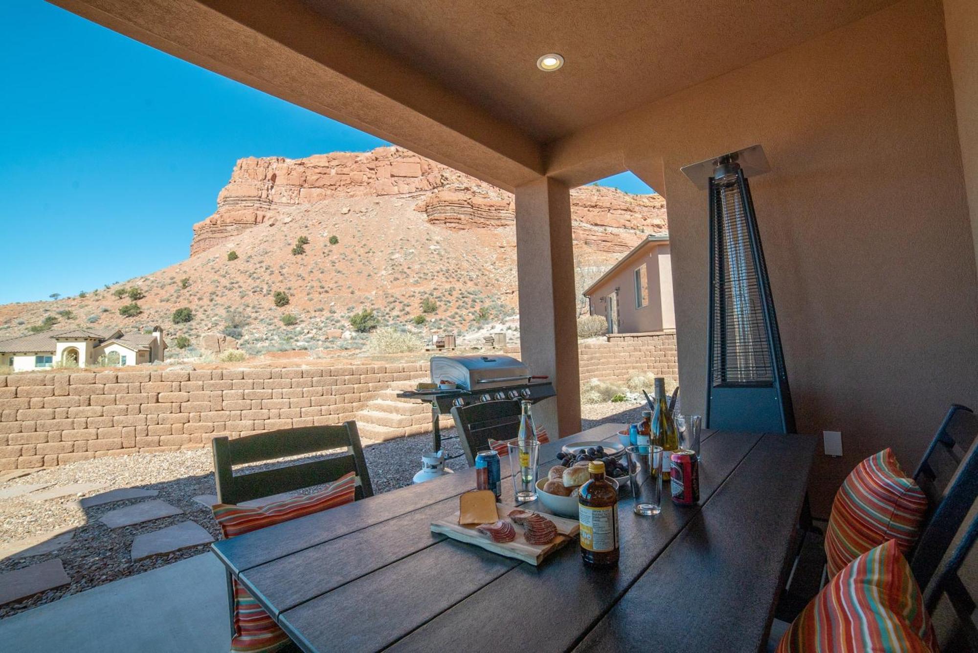 Searchers Hideaway At Kabab - New West Properties Канаб Экстерьер фото